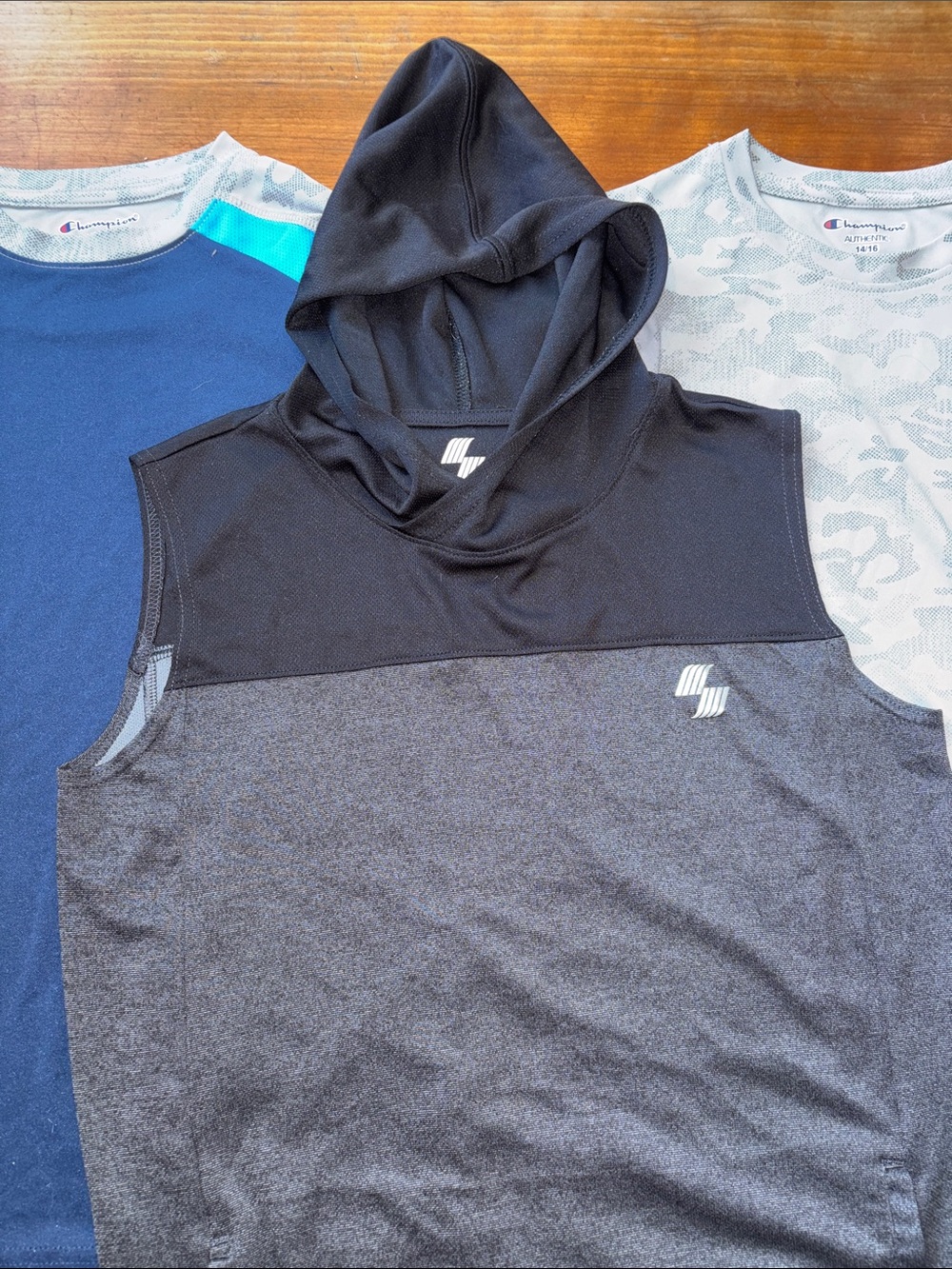 🆕 Bundle of 3 Activewear Tops Sleeveless Hooded Tank